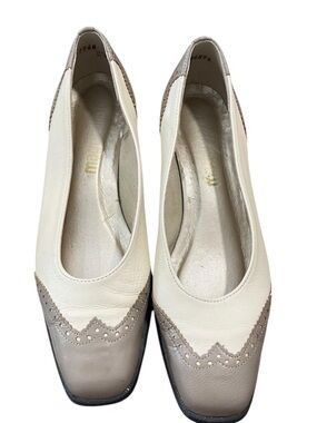 Magdesians Leather Wing Tip Block Heel Slip On Shoes Cream Tan Size 7 Narrow